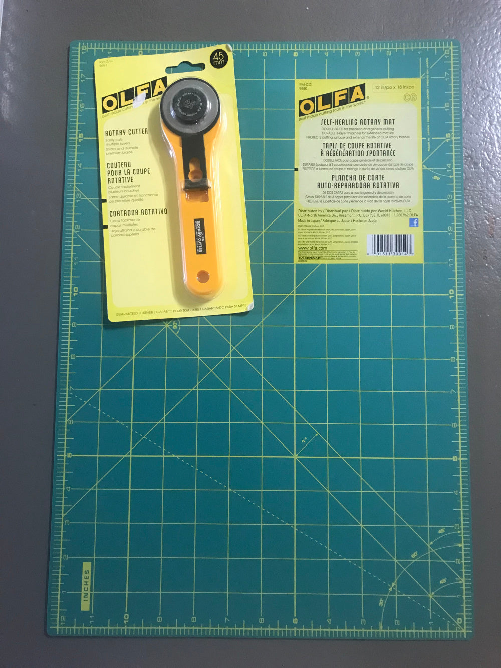 Cutting Mat and Rotary Cutter Bundle